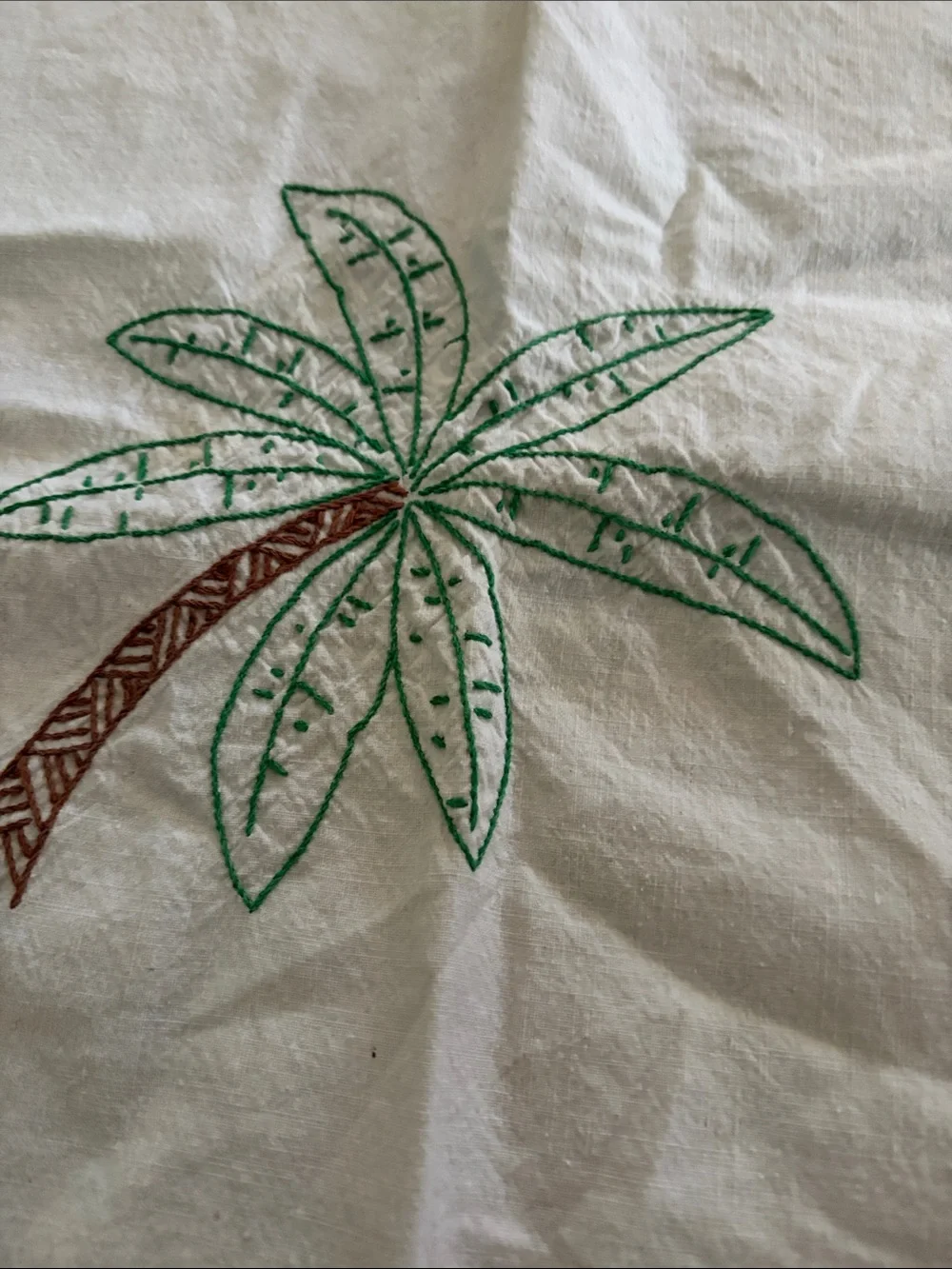 Vintage-Style White Cotton Tablecloth with Multicolor Southwestern Print